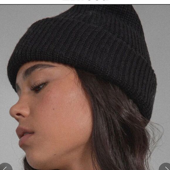 Elwood CORE BEANIE black
NWT in‎ packaging - Picture 1 of 5